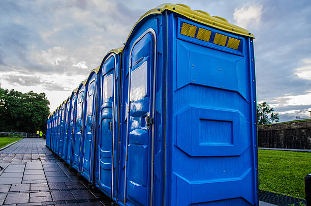 Best Restroom trailer rental cost  in Farmland, IN
